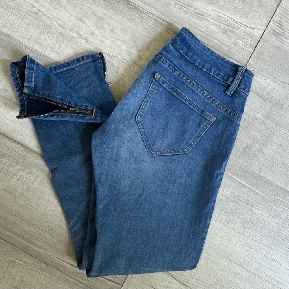 LONDON JEANS Blue W/ Ankle Zip Low Rise